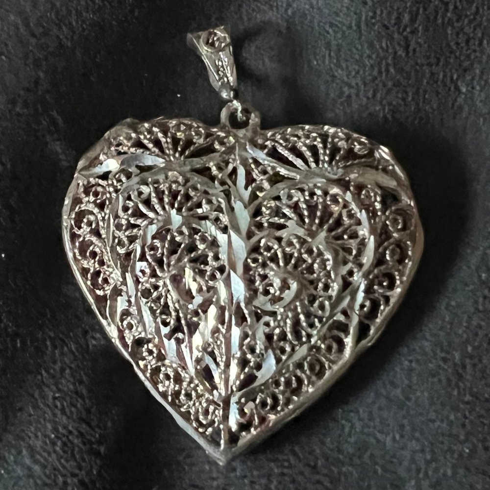 Sterling Silver Puffed Hollowed Filligree Heart Pendant Excel Cond